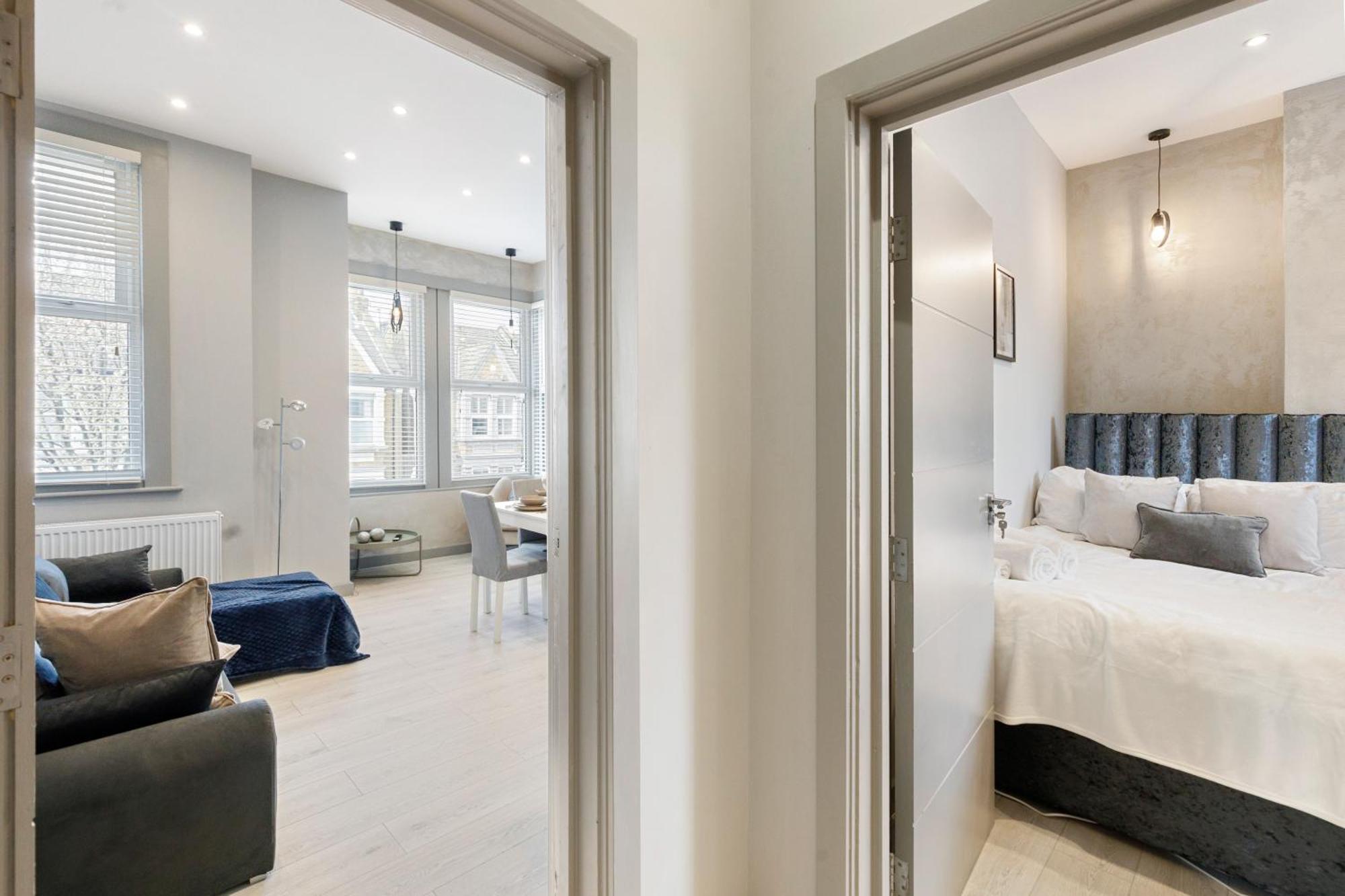 Wembley Luxury 3 Bedroom London Exterior photo